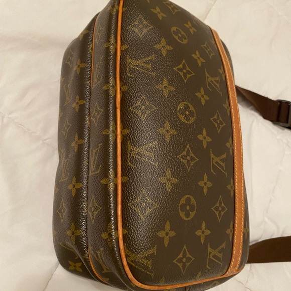 Louis Vuitton Reporter Bag - Picture 11 of 16